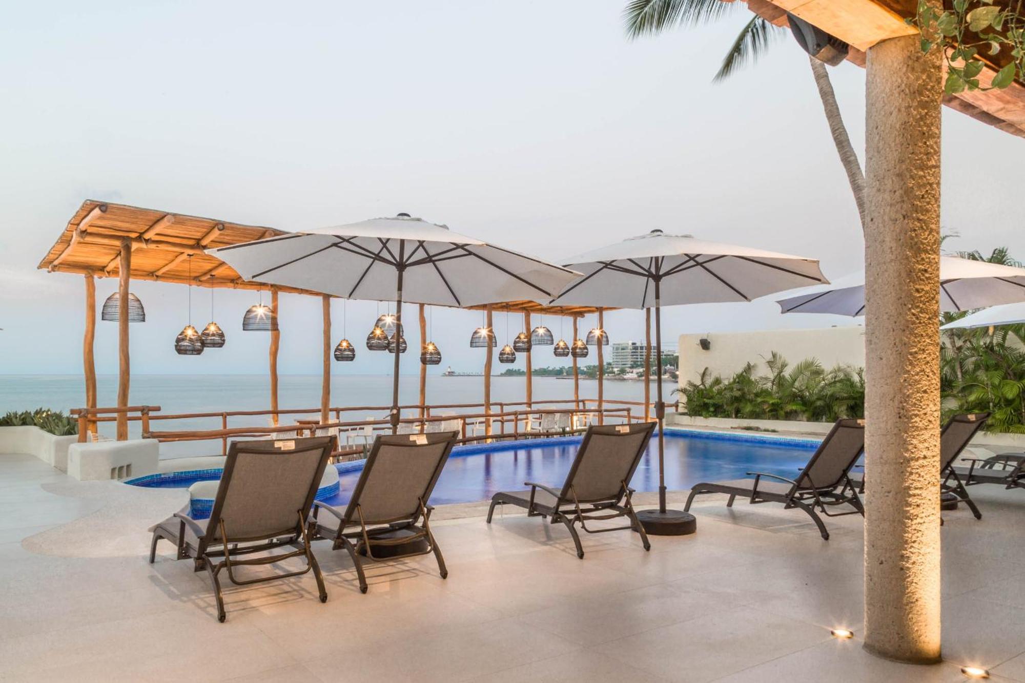 Hotel Ysuri 부세리아스 외부 사진